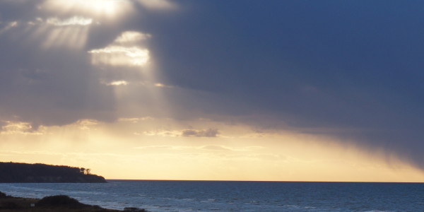 Sonnenuntergang bei Bewölkung